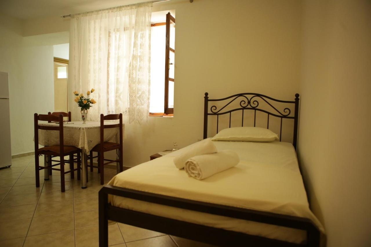La Casa Di Nonna Apartment เคพาโร ภายนอก รูปภาพ