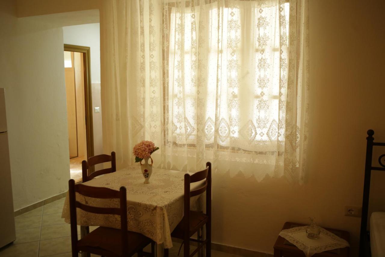 La Casa Di Nonna Apartment เคพาโร ภายนอก รูปภาพ