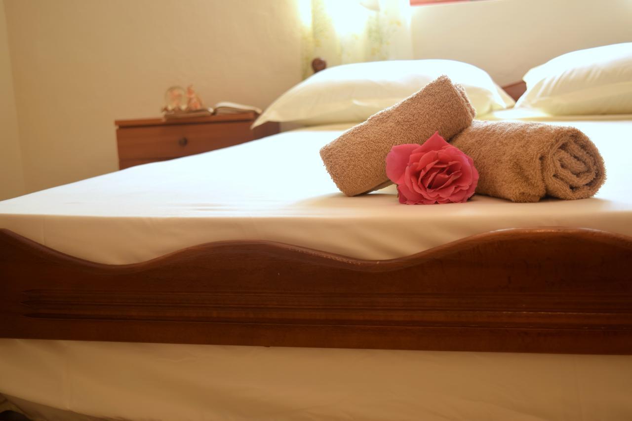 La Casa Di Nonna Apartment เคพาโร ภายนอก รูปภาพ
