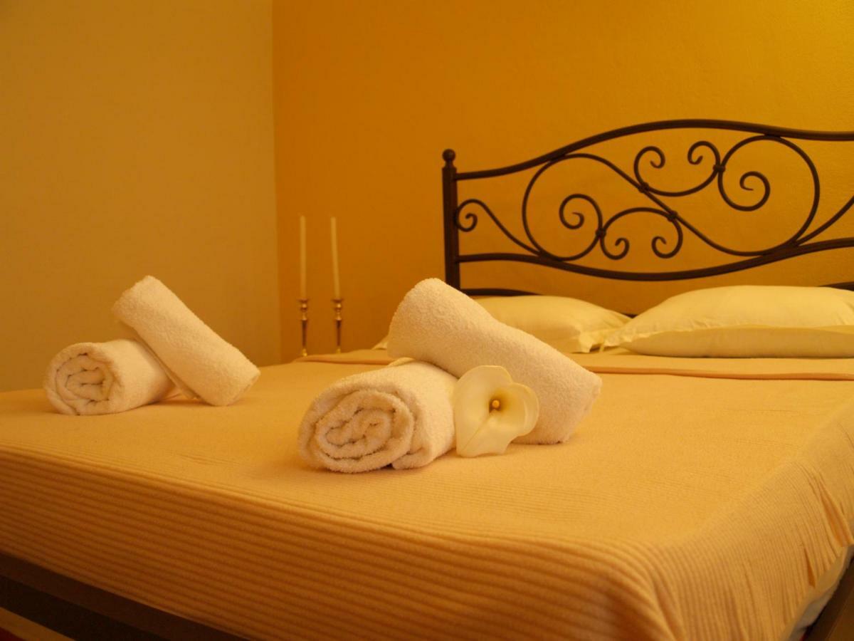 La Casa Di Nonna Apartment เคพาโร ภายนอก รูปภาพ
