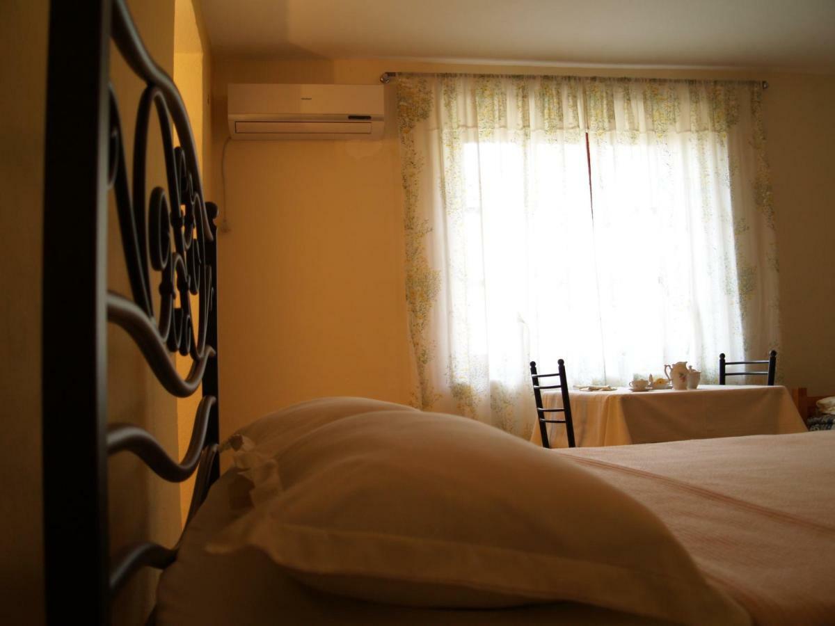 La Casa Di Nonna Apartment เคพาโร ภายนอก รูปภาพ